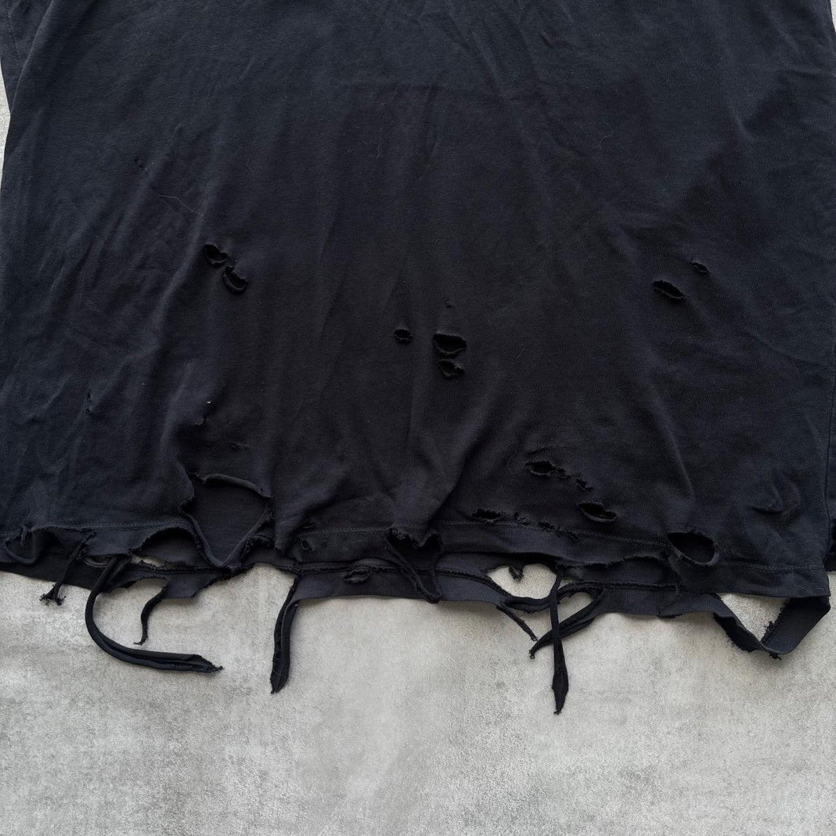 HUGO BOSS DISTRESSED T-SHIRT