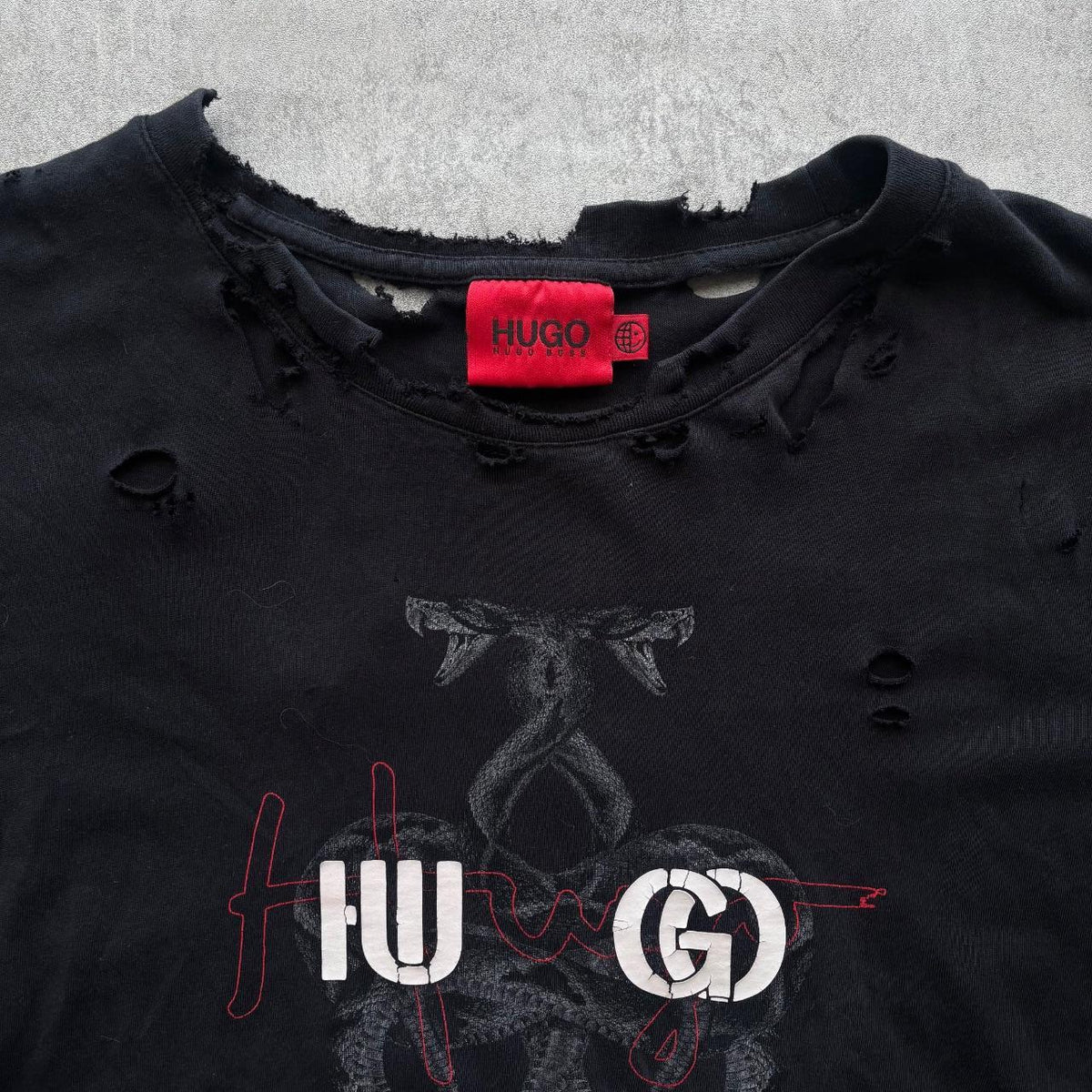 HUGO BOSS DISTRESSED T-SHIRT
